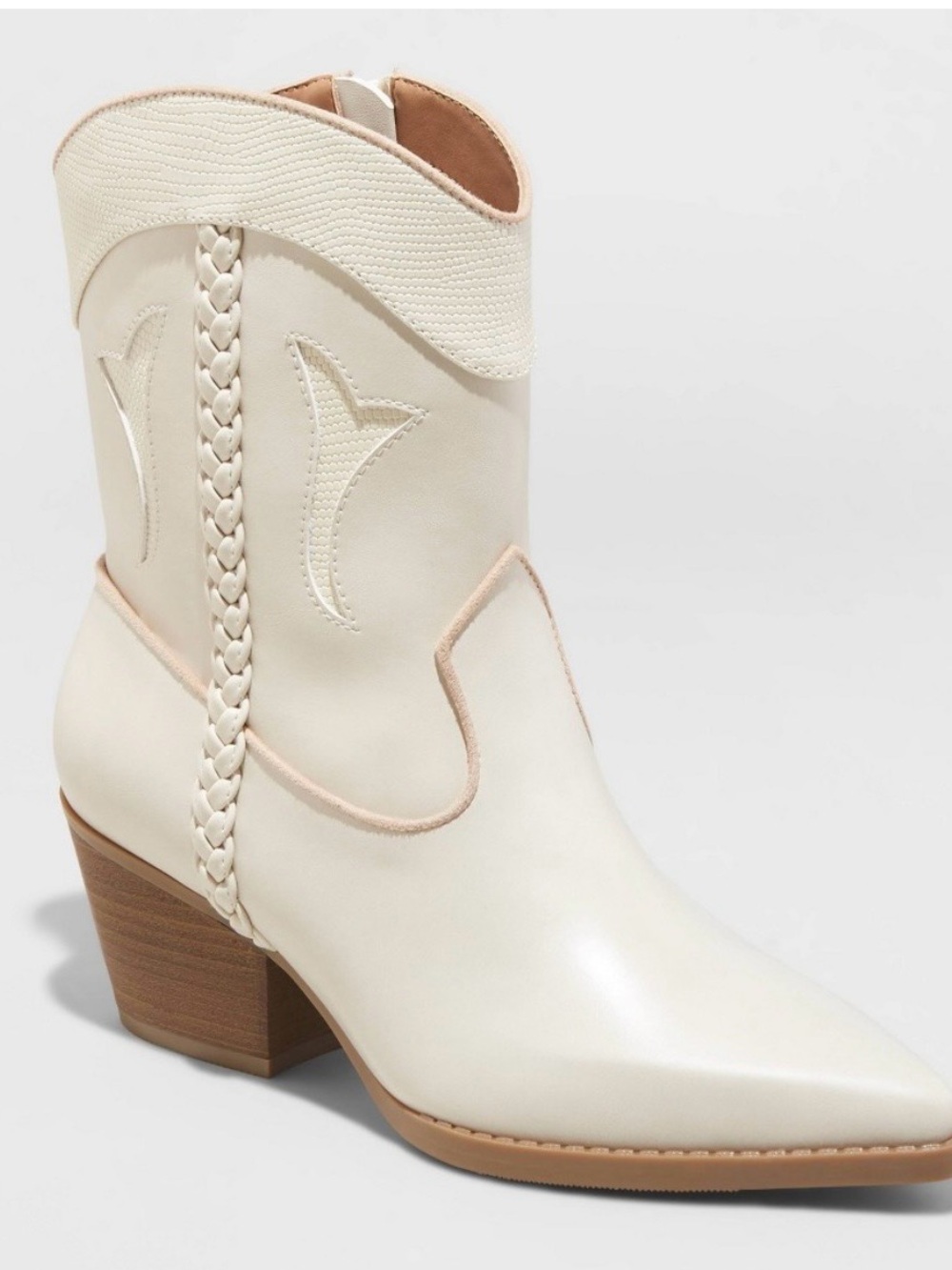 Universal Thread Shana cream ankle boots size 8